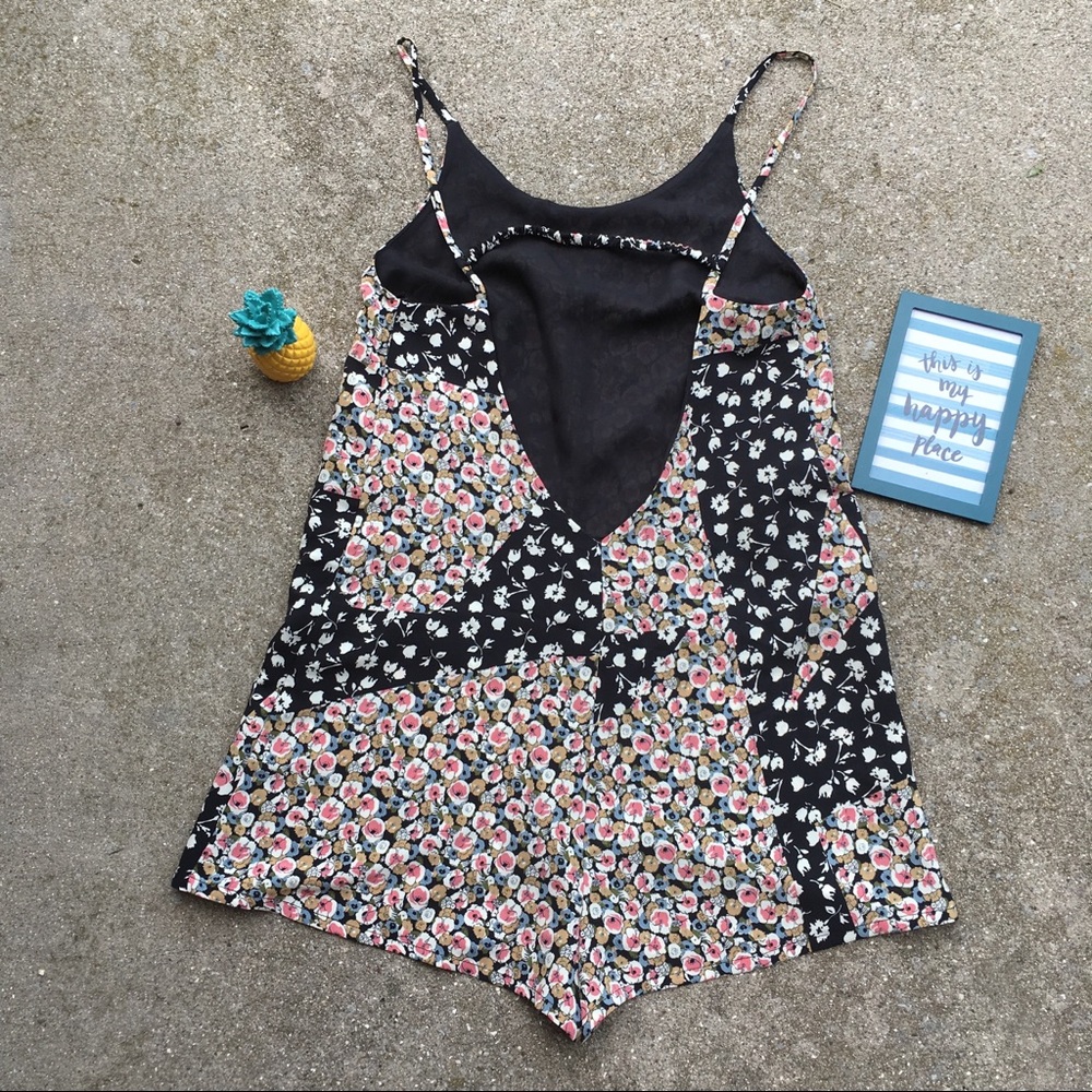 TopShop Petite floral flower print romper size 2 - Picture 3 of 6
